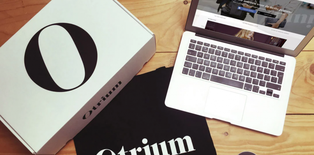 Otrium box with laptop