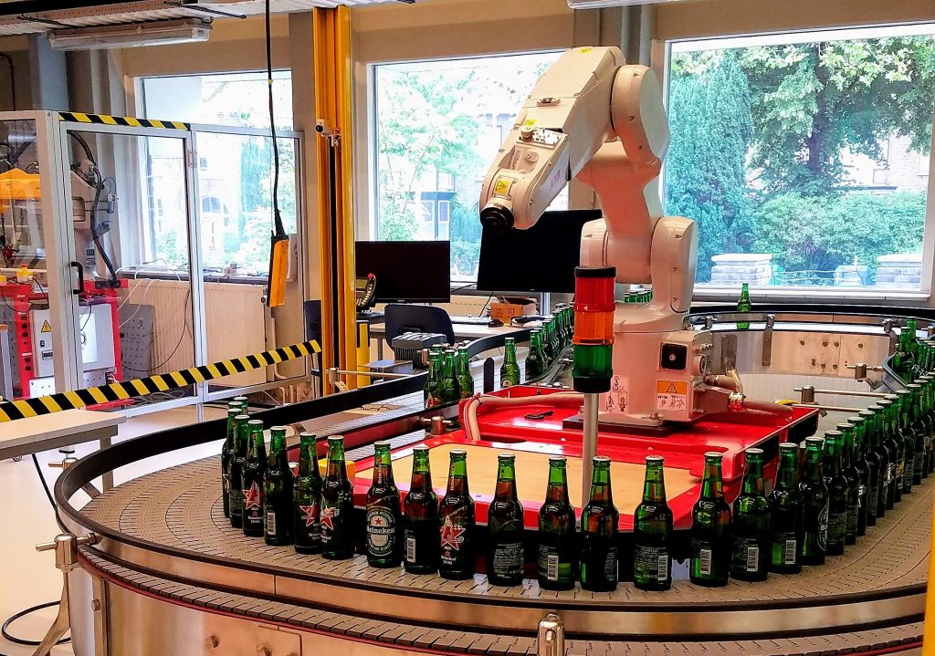 Heineken robot that helps pick up fallen bottles
