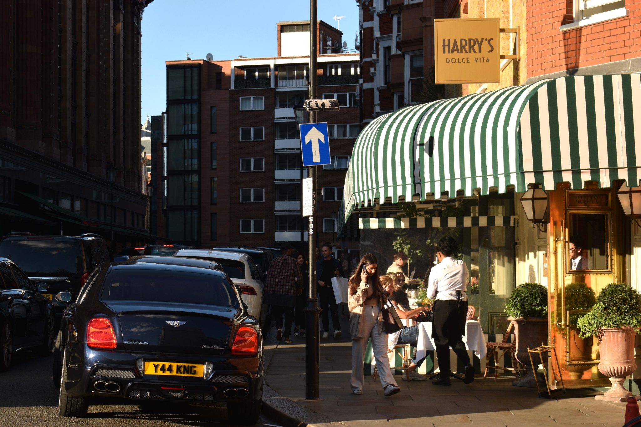 External shot of Harry's Dolce Vita restaurant in Knightsbridge