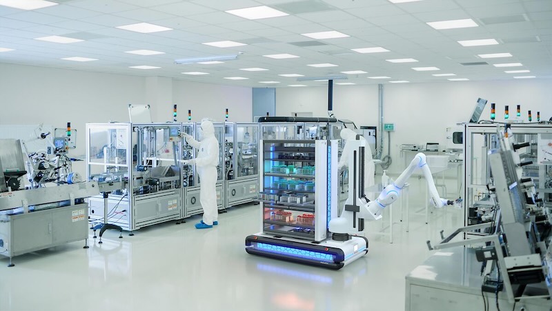 Neura's Mav robot in a lab. 